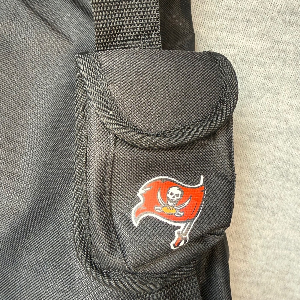 Tampa Bay Buccaneers 30 Seasons Dodge Sling Backpack Black Crossbody Bag 2005 - Picture 5 of 7
